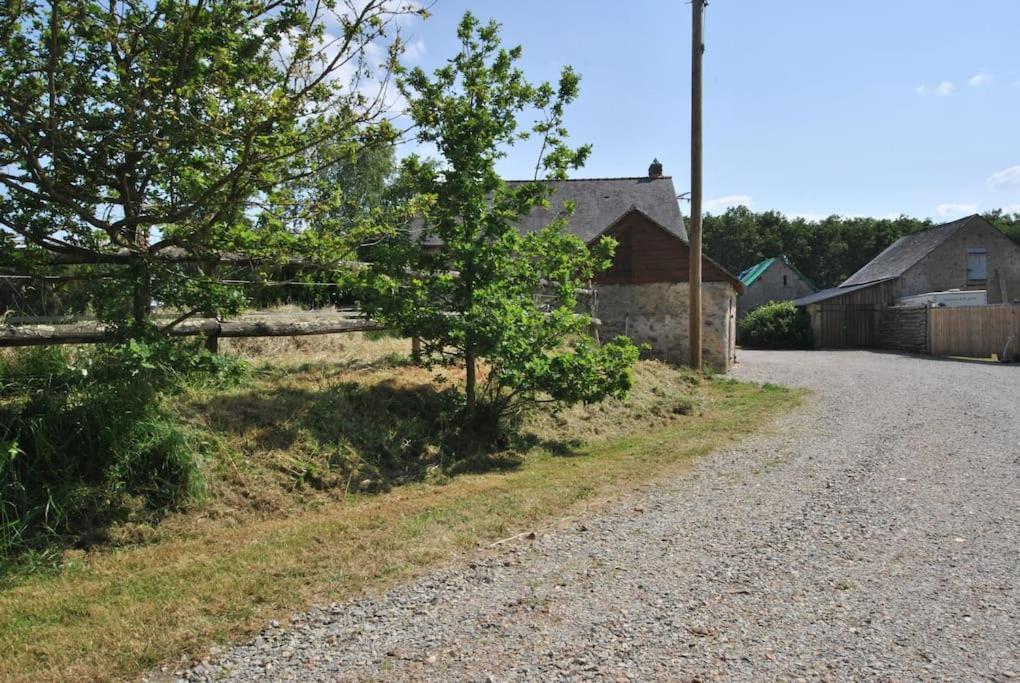 Gite Familial Pour 6 Pers En Campagne Bouere Exterior foto